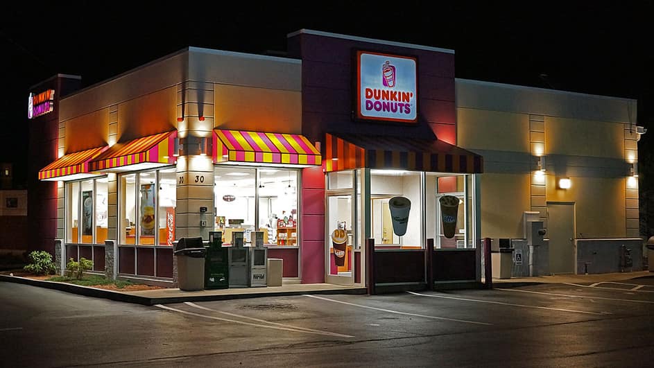 Dunkin_Donuts_shop-min.jpg